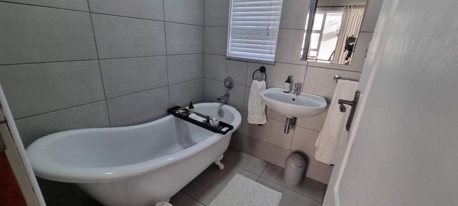 5 Bedroom Property for Sale in Dan Pienaar Free State